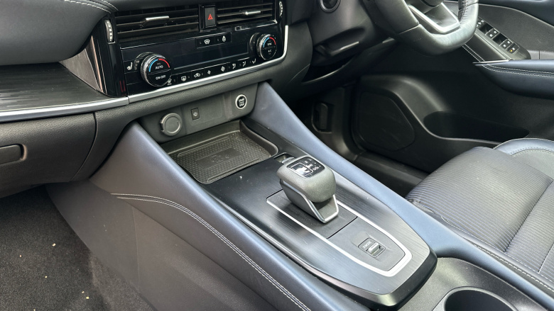 Nissan Qashqai 1.3 DiG-T MH 158 Tekna 5dr Xtronic Petrol Hatchback